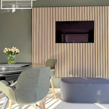 Penthouse Cloud 16 *