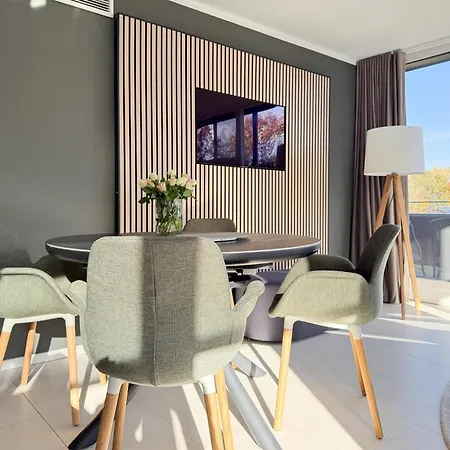 Penthouse Cloud 16 *