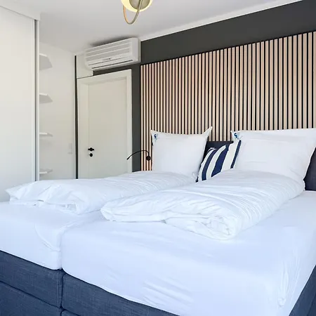 Penthouse Cloud 16 *