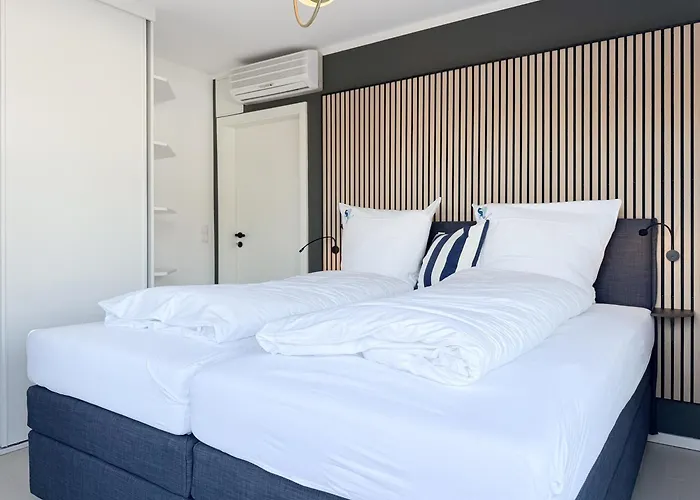 Penthouse Cloud 16 *